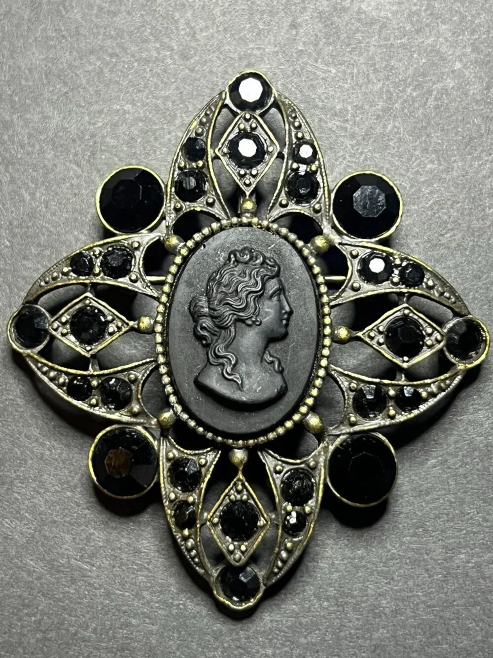 VTG Robert Rose Black Rhinestone Victorian Style Woman Cameo Ornate Brass Brooch